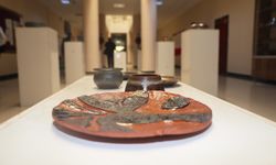 IĞDIR ÜNİVERSİTESİNDE SERAMİK SERGİSİ SANATSEVERLERLE BULUŞTU