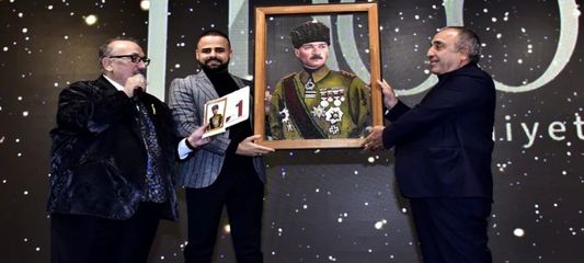 ATATÜRK PORTRESİNİN SATILMASINA İŞ İNSANINDAN ENGEL