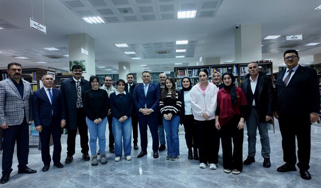 REKTÖR GÜREL, FUAT SEZGİN KÜTÜPHANESİNİ ZİYARET ETTİ