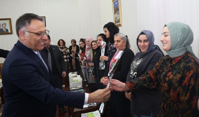 REKTÖR GÜREL, 8 MART’TA KADIN PERSONELLE BULUŞTU