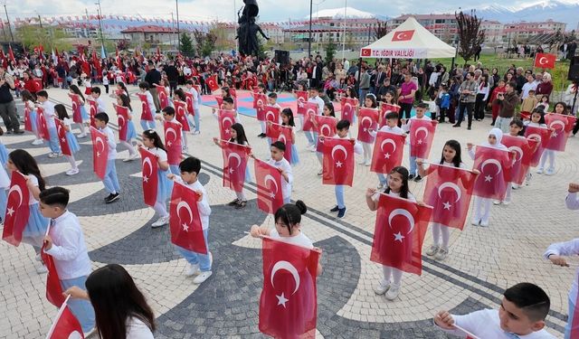 IĞDIR’DA 23 NİSAN COŞKUSU: GELECEĞİN TEMİNATI ÇOCUKLAR BAYRAM SEVİNCİNİ DOYASIYA YAŞADI