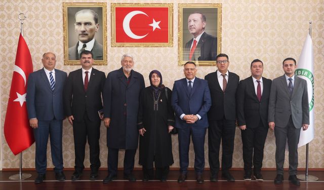 REKTÖR GÜREL, ŞEHİT BÜLENT YURTSEVEN’İN AİLESİNİ AĞIRLADI