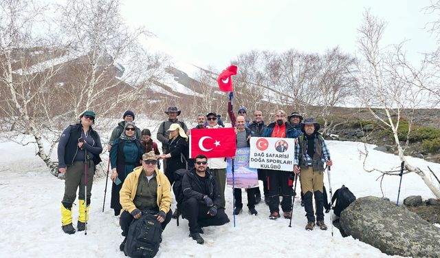 Bir Binadan Fazlası: Iğdır’ın Hafızası İçin Zirveye Yürüdüler