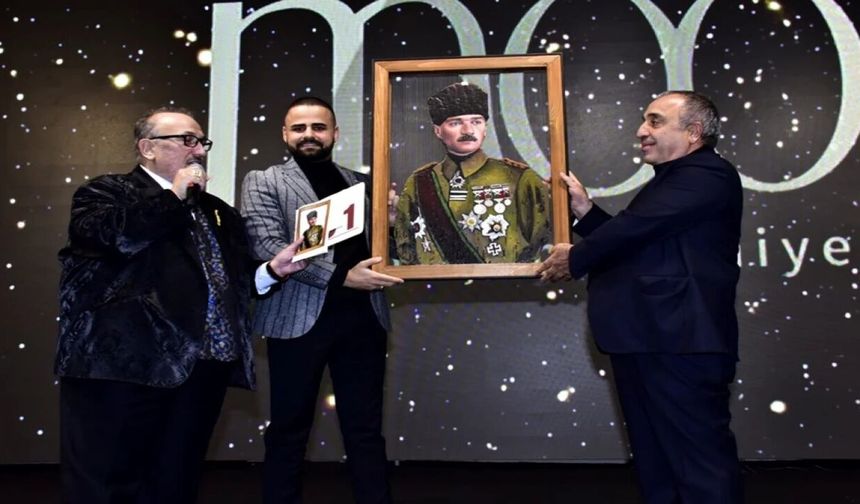 ATATÜRK PORTRESİNİN SATILMASINA İŞ İNSANINDAN ENGEL