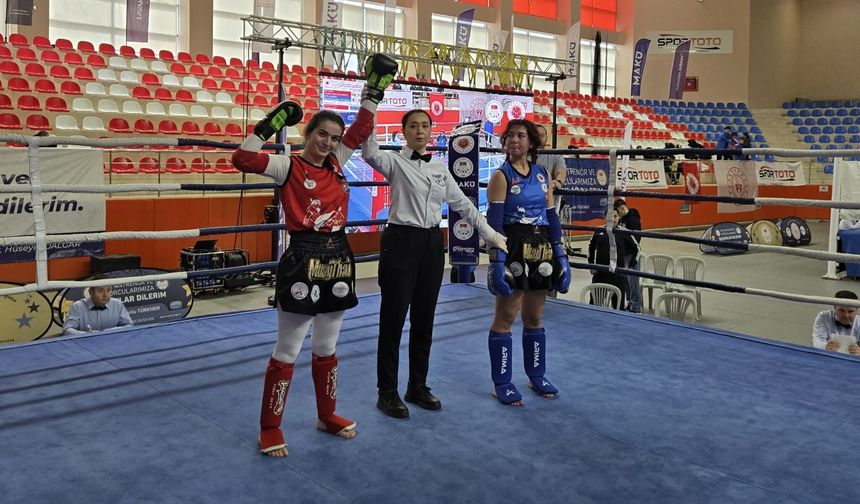 IĞDIR ÜNİVERSİTESİNDEN MUAY THAI’DE ÇİFTE MADALYA!