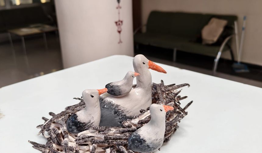 IĞDIR ÜNİVERSİTESİNDE TÜBİTAK DESTEKLİ “IĞDIR’IN SERAMİK LEYLEKLERİ” SERGİSİ AÇILDI