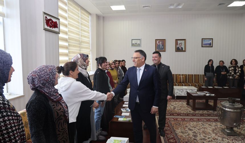 REKTÖR GÜREL, 8 MART’TA KADIN PERSONELLE BULUŞTU