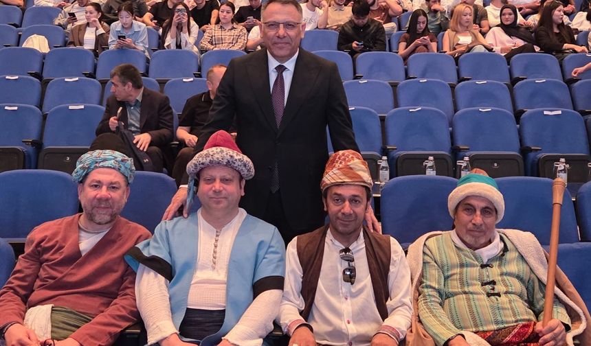 “HOCA AHMET YESEVİ YOLUNDA AHİLİK” SEMPOZYUMU KAZAKİSTAN’DA COŞKUYLA TAMAMLANDI