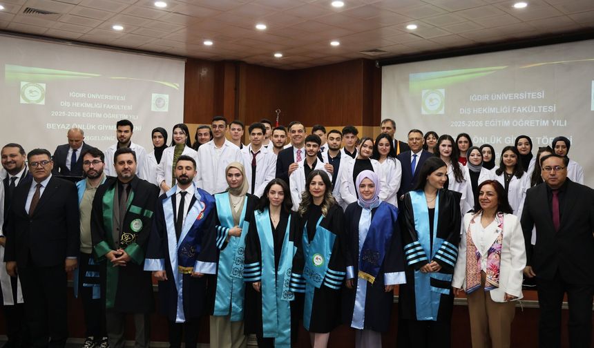 IĞDIR ÜNİVERSİTESİ'NDE GELECEĞİN DİŞ HEKİMLERİ BEYAZ ÖNLÜKLERİNİ GİYDİ