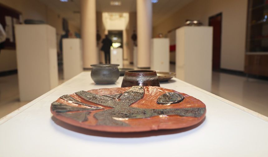 IĞDIR ÜNİVERSİTESİNDE SERAMİK SERGİSİ SANATSEVERLERLE BULUŞTU