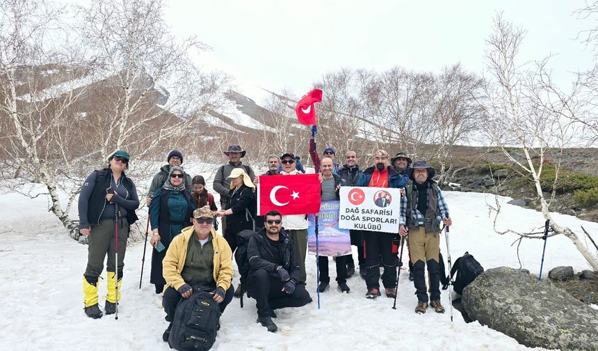 Iğdır’ın Hafızası İçin Zirveye Yürüdüler