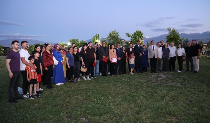 Diş Hekimliğinde Fırsatlar ve Riskler Bilim Kafe'de Ele Alındı