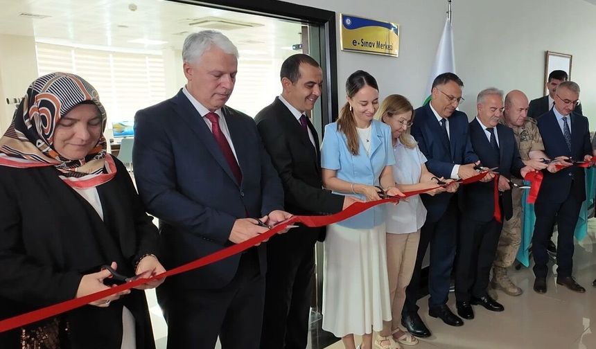 Iğdır Üniversitesi'nde Sivil Havacılıkta Stratejik Adım: Doğu Anadolu'nun İlk e-Sınav Merkezi Açıldı