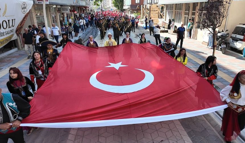 Gümüşhane'de 29 Yıllık Festival Geleneği Dünyanın Kültürlerini Aynı Sahnede Buluşturuyor
