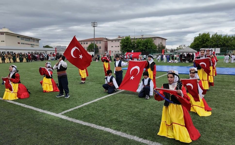 Iğdır’da 19 Mayıs Coşkusu: Gençliğin Enerjisi, Bayrağın Gölgesinde Tek Yürek Oldu