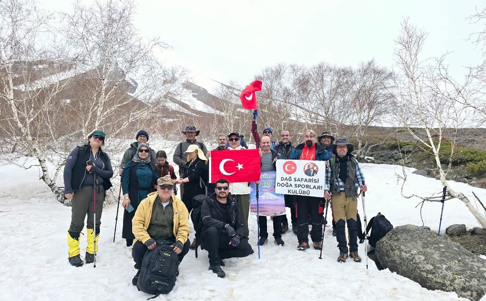 Bir Binadan Fazlası: Iğdır’ın Hafızası İçin Zirveye Yürüdüler