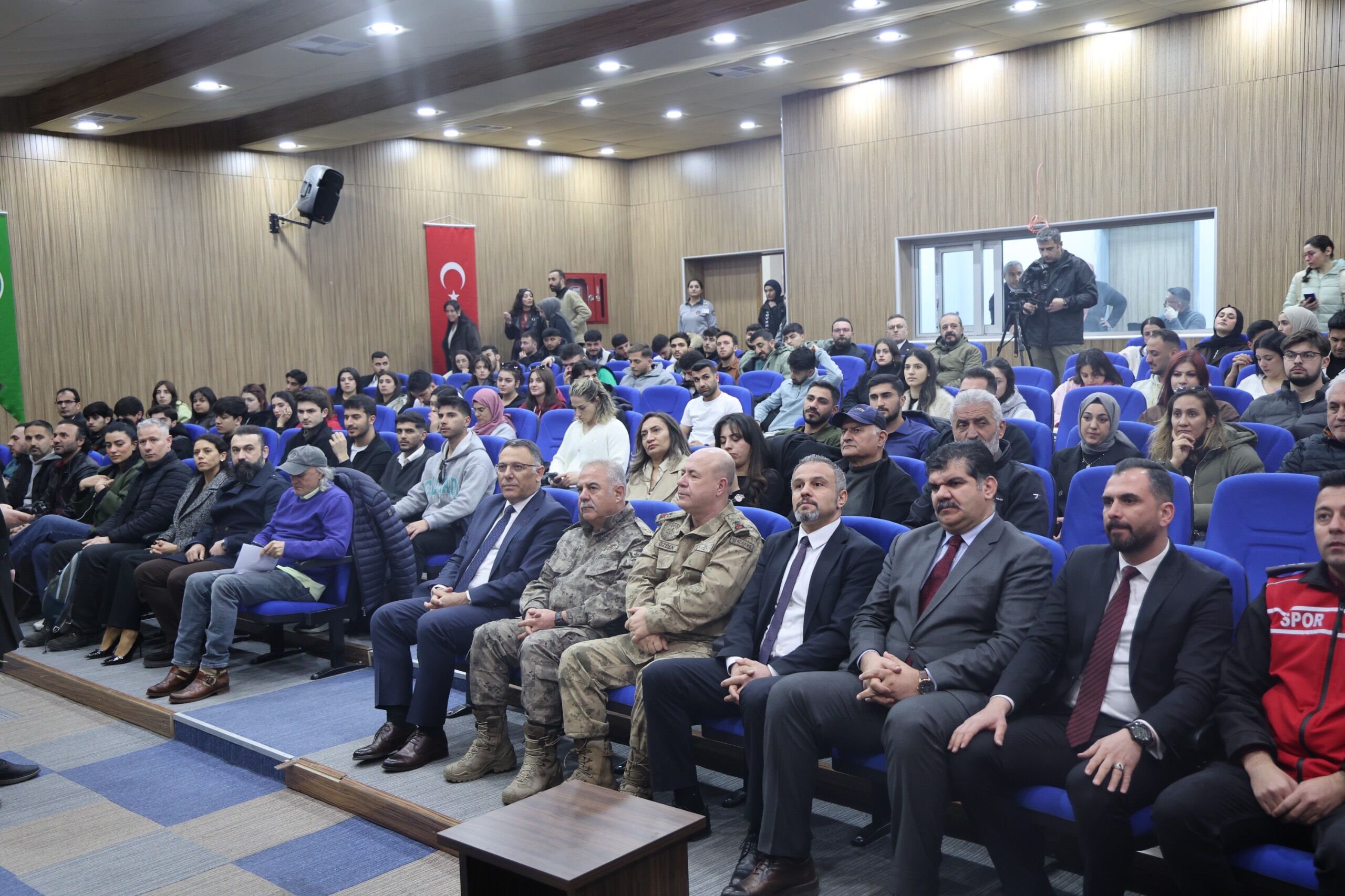 B3D101A2 Cf72 45A9 9Da2 253D99F16417