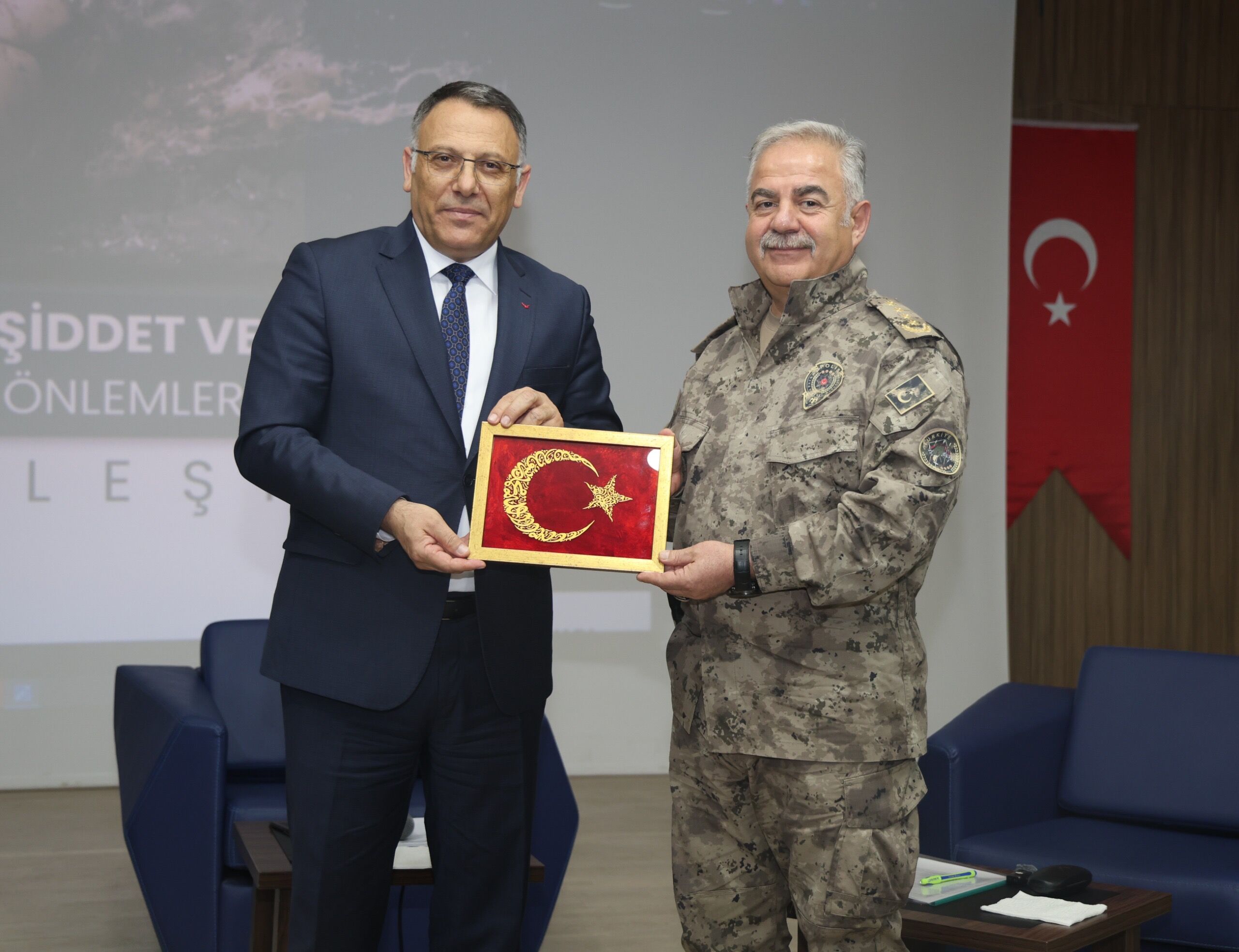 Ea18E49E 7941 48C1 9248 22Af7D777A9D