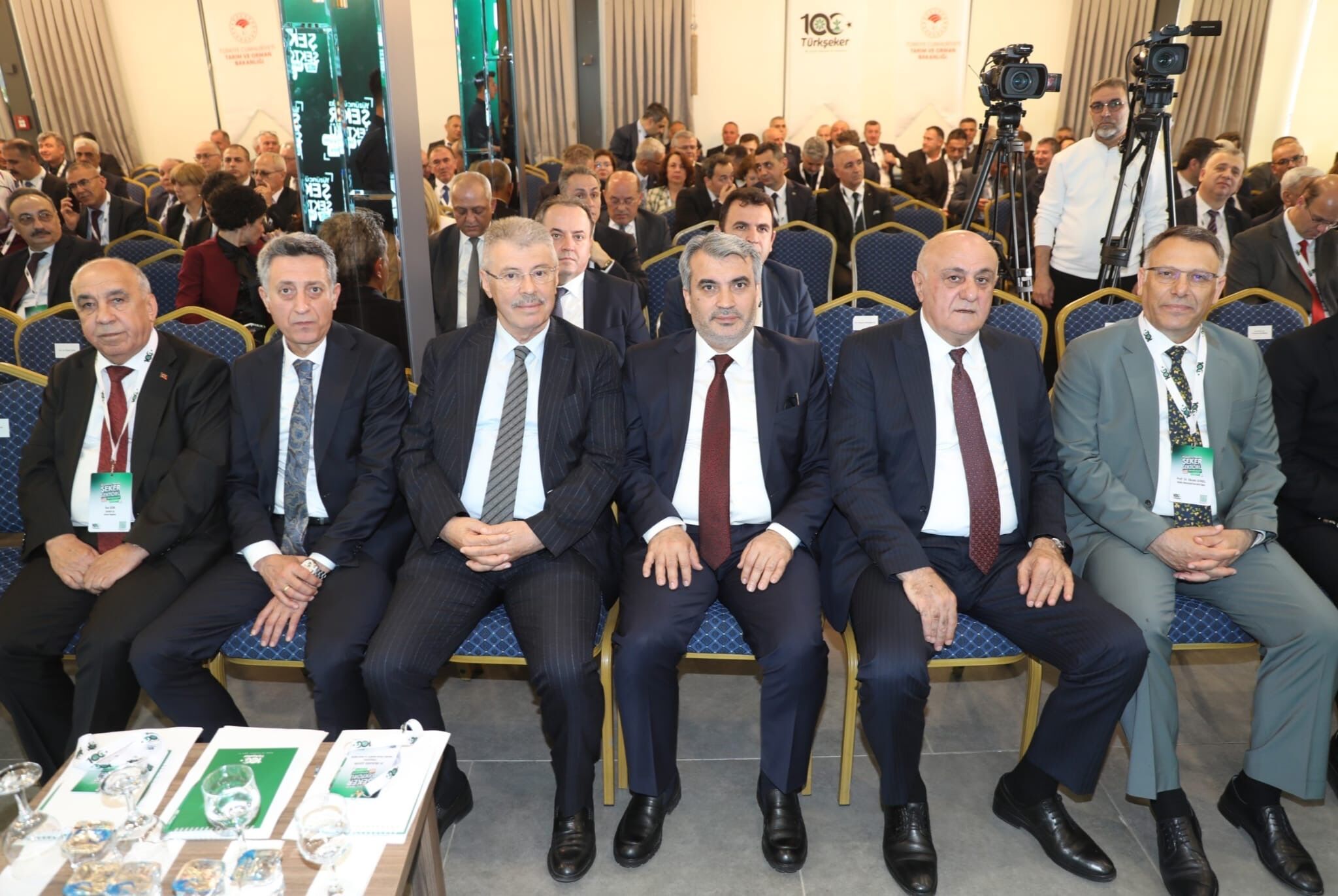 24Cb0764 6972 4817 93B5 E8522D0A5C93