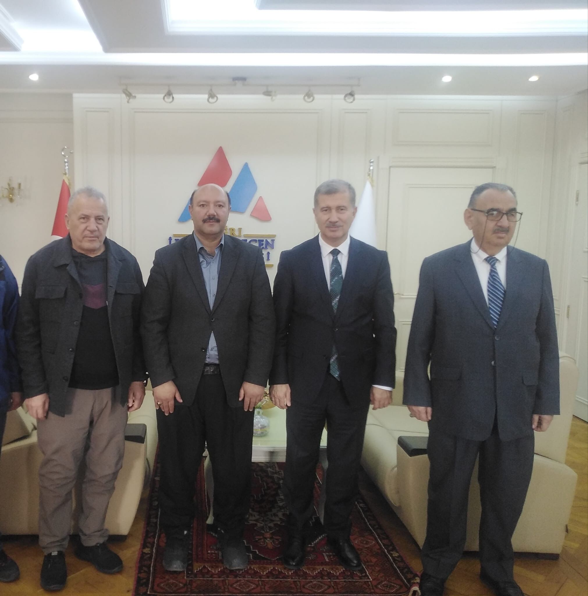 4A3B136D 6C3D 4F87 A1B7 F05E6E163Fb7