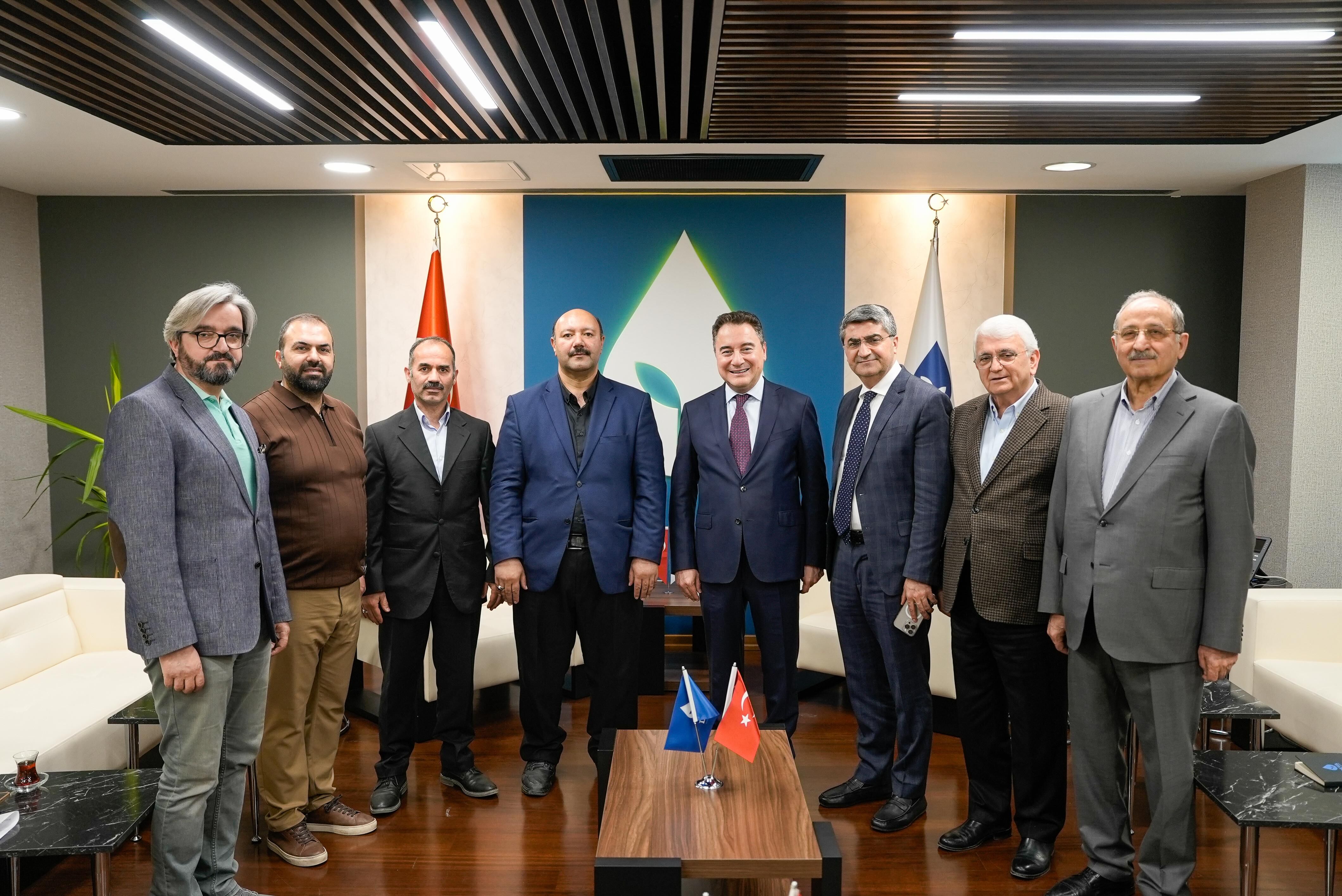 Ae6D566F D366 4603 8Ade Fe98E33F3F1F